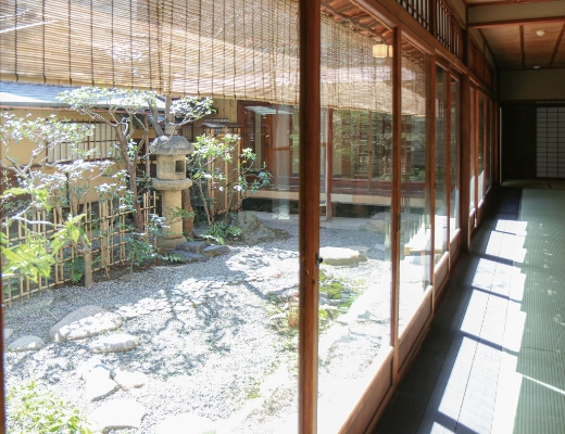 お庭と広縁